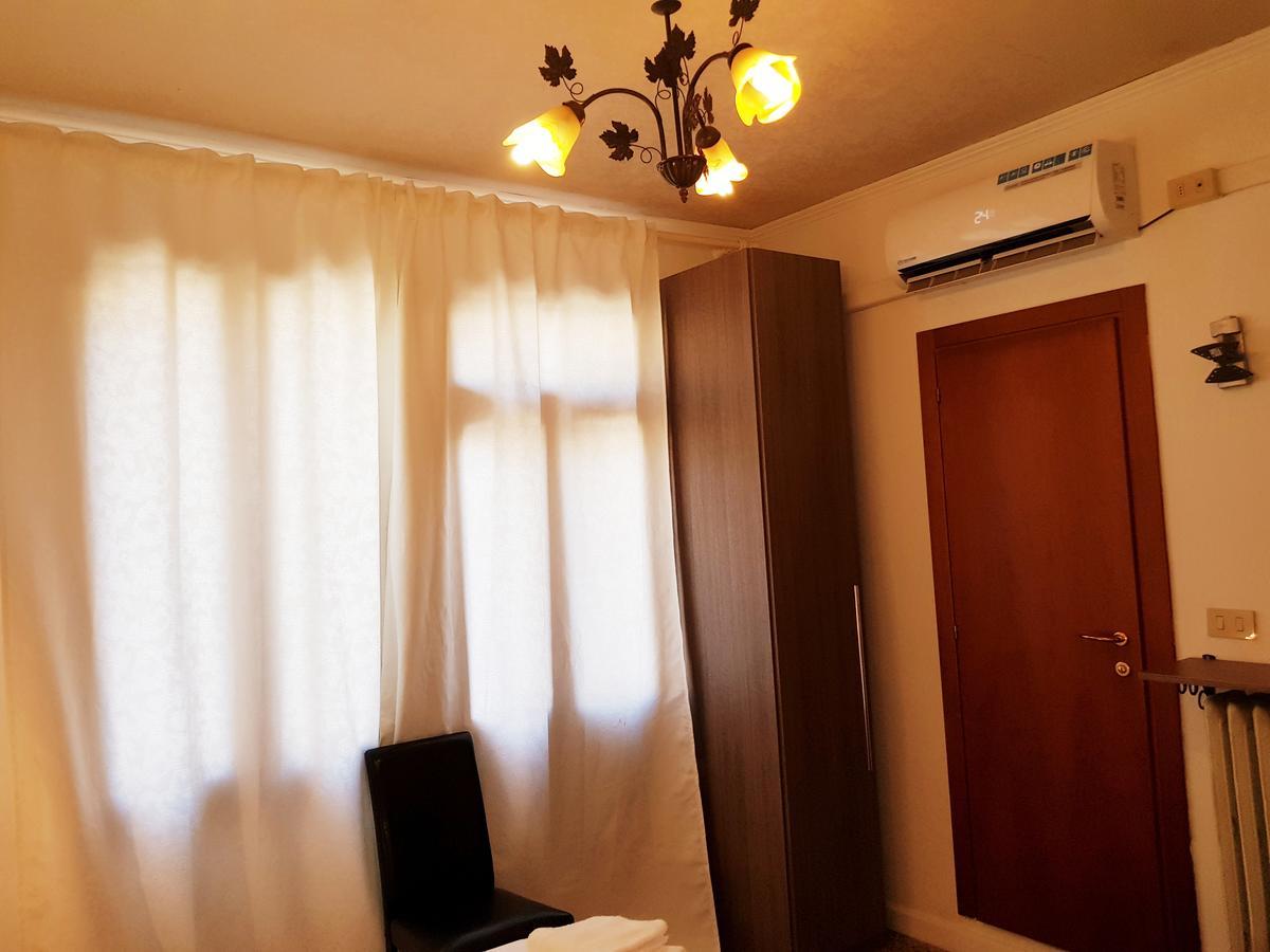 Residenza Ponte Degli Scalzi Venedig Exteriör bild