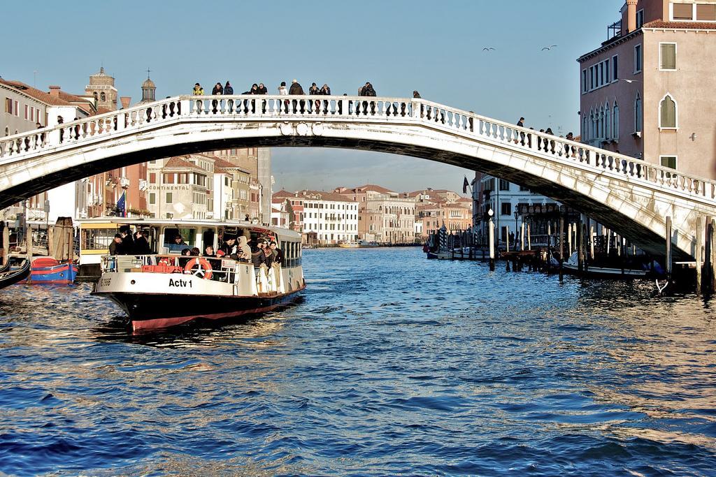 Residenza Ponte Degli Scalzi Venedig Exteriör bild